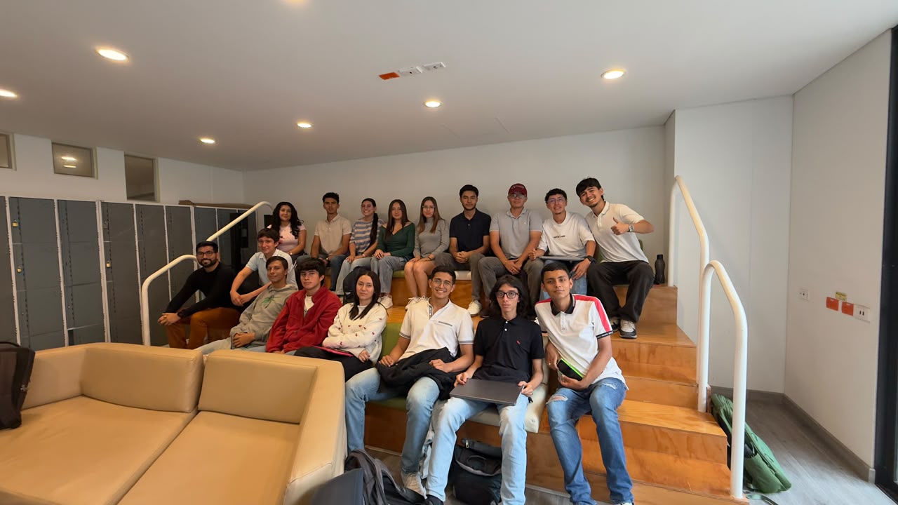 Foto grupal de los semilleristas de LOCXUE